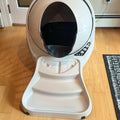 Smart self-cleaning cat litter box